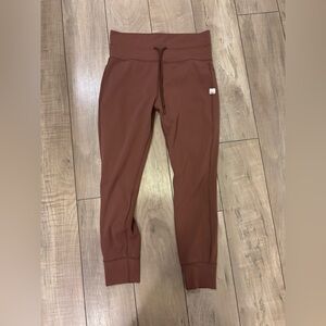 Vuori Daily Form Legging- Jogger Pants - Athletic Pull-On Bottoms